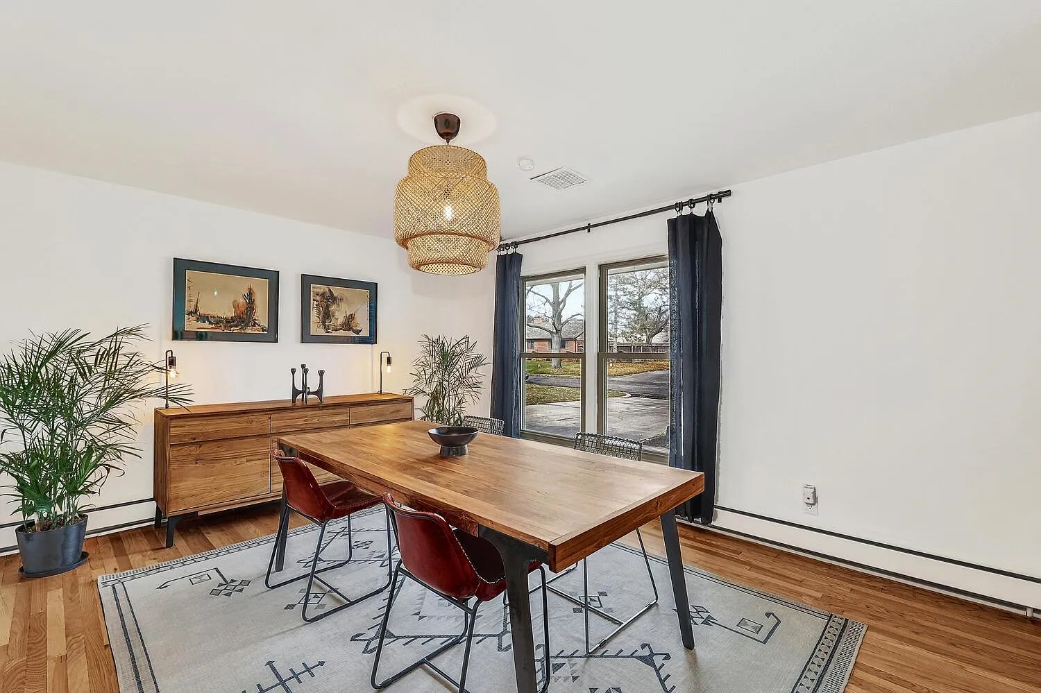 Bright, welcoming kitchen at Graceful Living where home-cooked meals are prepared
